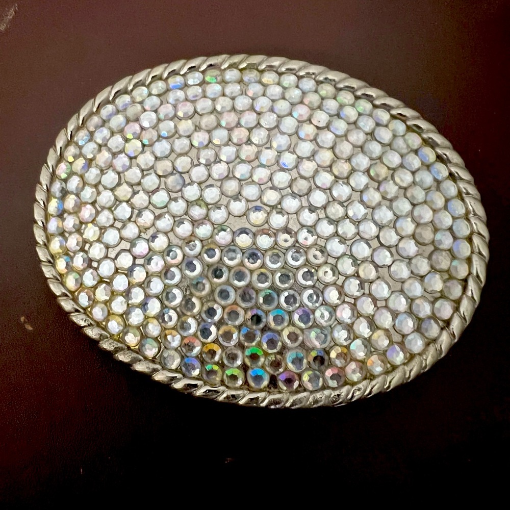 Shine belt bucket